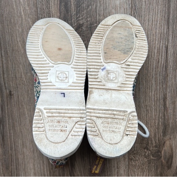 Dr. Martens X Liberty Floral Evan Boots | 6 - Picture 6 of 9